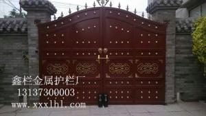 鑫欄金屬制品公司為延津住宅戶安裝歐式大門(mén)！